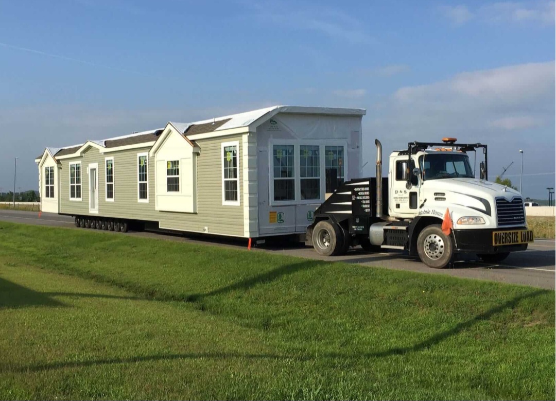 Mobile home setup crew